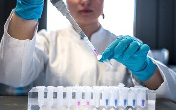 Creati in laboratorio embrioni umani sintetici: una svolta scientifica che apre a dilemmi etici