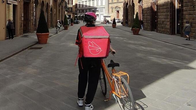 Robin Food, la coop che sfida i colossi del food delivery: come funziona