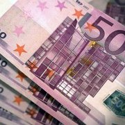 Cedola maxi e poi “cedolini” trimestrali per 12 nuovi certificati Unicredit