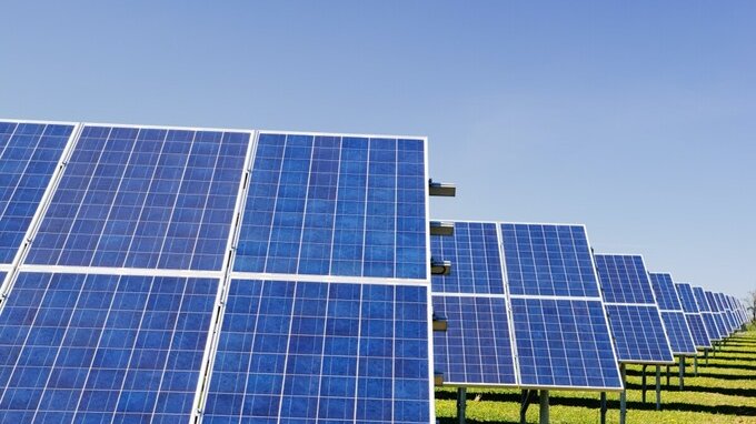 Ecco perchè il governo ha tagliato i fondi alle Comunità Energetiche