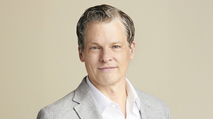 Chi è e quanto guadagna Greg Peters, co-CEO di Netflix