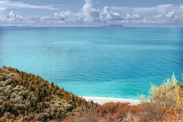 Mare limpido e spiagge da favola: ecco dove l'acqua è davvero eccellente in Europa