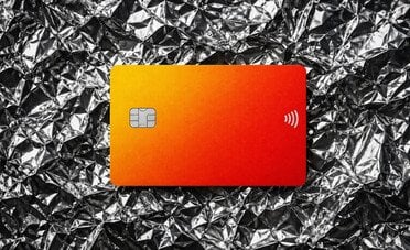 Gli esperti consigliano di avvolgere le carte di credito nell'alluminio. Ma a cosa serve?