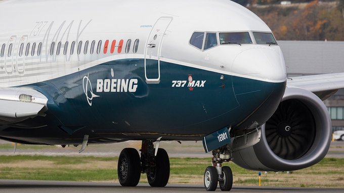Lo stesso aereo passeggeri continua a essere dirottato dopo il decollo, cosa sta succedendo?