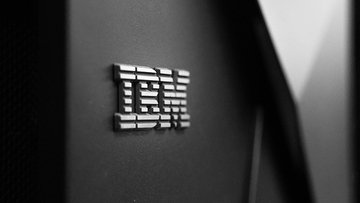 Beffa IBM, licenzia 8.000 lavoratori per colpa dell'AI e ne assume altrettanti a causa della stessa