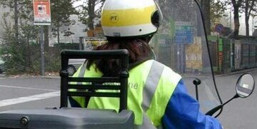 Quanto guadagna un postino, lo stipendio dei portalettere di Poste Italiane