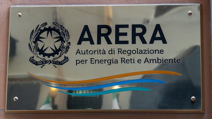 Nuove bollette di luce e gas, ecco come cambiano con la riforma dell'Arera