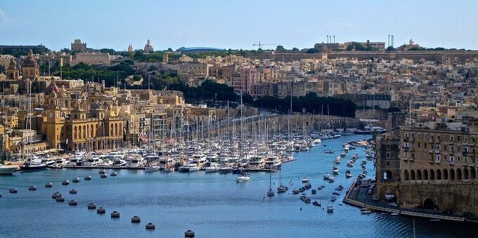 Andare a lavorare a Malta: documenti, burocrazia e professioni più richieste 