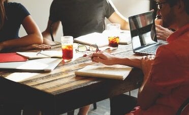 Lavoro part time in Italia, non è flessibilità: è povertà mascherata. Il record europeo che nessuno vuole raccontare