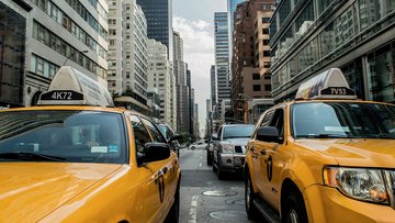PIL Usa ancora solido: +2,8% nel III trimestre, ed è anche boom lavoro. Tassi Fed: che succede ai tagli?