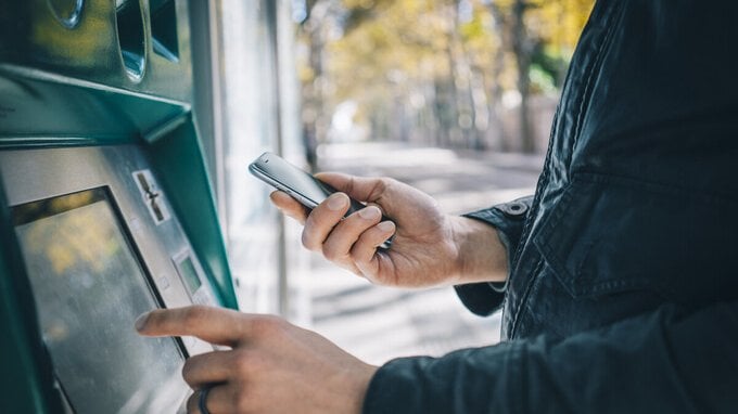 Ecco il pulsante premere quando prelevi al bancomat per evitare le truffe
