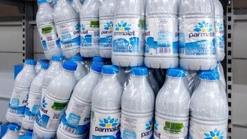 Parmalat denunciata da un consumatore. Trovati vetri nella confezione di latte