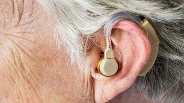 I prezzi degli apparecchi acustici, ecco quanto costano in Italia