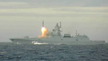 La Russia ha schierato la sua flotta in 5 mari, si sta preparando alla guerra?