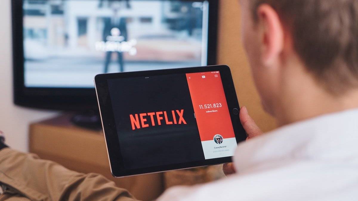 Come cambiare piano Netflix e spendere di meno