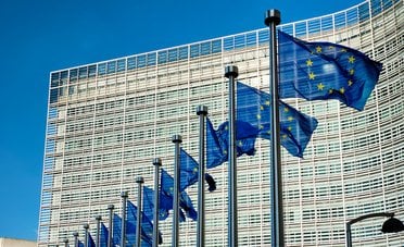 BTP o bond della Commissione UE? Il calcolo che cambierà il tuo portafoglio obbligazionario