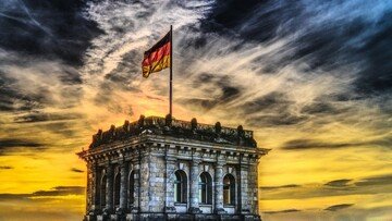 Germania: tonfo produzione industriale, migliora bilancia commerciale