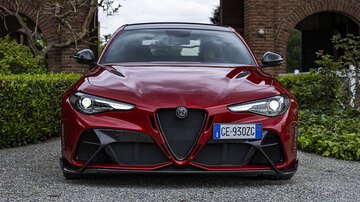 Alfa Romeo Giulia GTA: prezzi, foto e caratteristiche