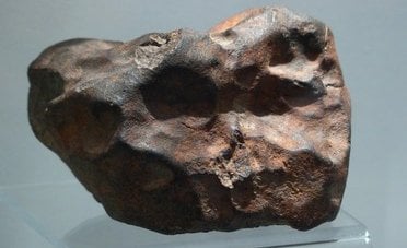 Hanno trovato del granato in un meteorite proveniente da Marte. Gli scienziati ne sono sorpresi