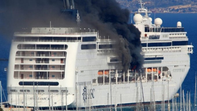 Grecia, nave da crociera Msc in fiamme a Corfù