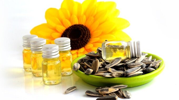Olio di girasole, scorte in esaurimento: sì al cambio di etichetta