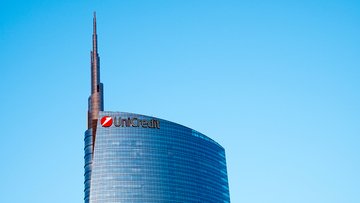 Focus azioni UniCredit, Orcel conquista più del 54% di Commerzbank. Ma la banca sbotta, “accuse gravi”