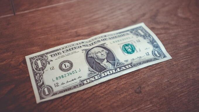 Dollaro USA crolla su dati Fed. Il rally del biglietto verde è finito?