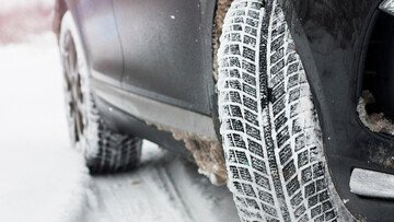 Né 28 né 30. Quanta pressione devono avere gli pneumatici della tua auto prima di metterti su strada?