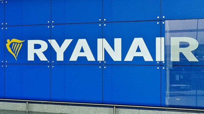 È ufficiale, Ryanair aggiorna le misure sui bagagli a mano