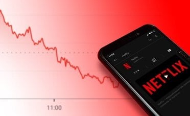 Il cofondatore di Netflix lascia l'azienda dopo 30 anni. E il titolo crolla in borsa (-9%)