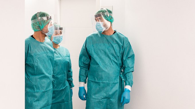 Addio definitivo alle mascherine? Il governo vuole eliminarle anche negli ospedali