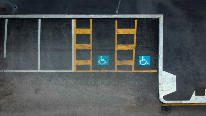 Dove può parcheggiare chi ha il contrassegno per invalidi?