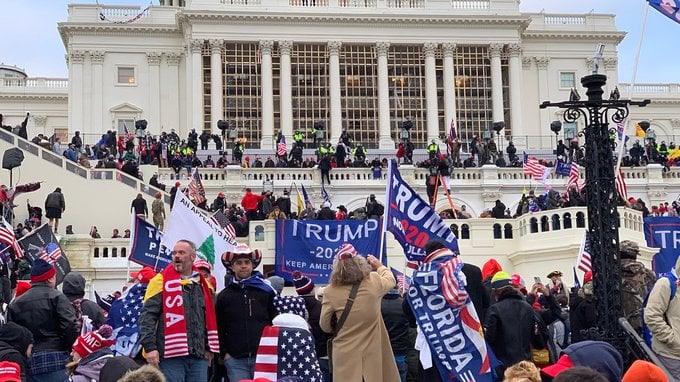 USA, cosa succede? Assalto dei pro-Trump: 4 morti, Biden proclamato presidente. Aggiornamento in DIRETTA