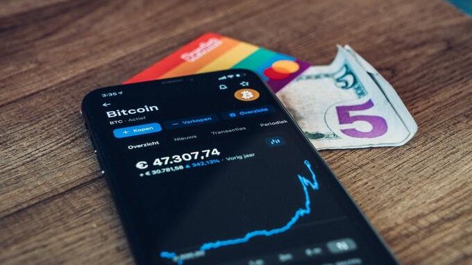 Cosa sta succedendo a Revolut, perché Londra dice ancora no alla licenza bancaria