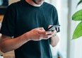 Questo stabilimento ha chiesto 1 euro per caricare il cellulare