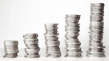 Perché il prezzo dell'argento è in calo di oltre il 40% dai massimi di gennaio?