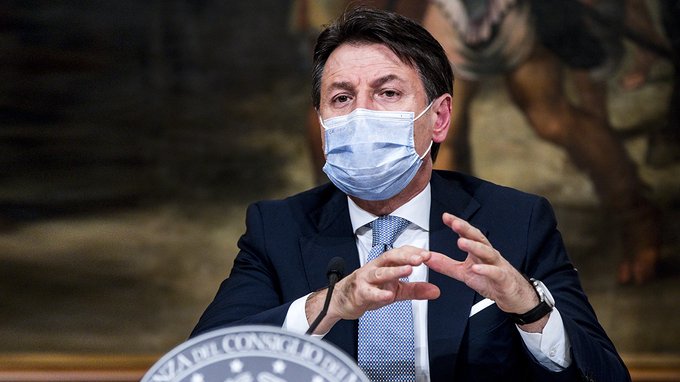 Conte prevede un'impennata di contagi: “Dobbiamo ancora fare sacrifici”