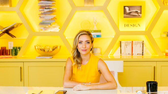 Chi è e quanto guadagna Whitney Wolfe Herd, la CEO di Bumble che ha rivoluzionato il dating online