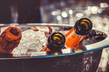 I vini pregiati non rendono come una volta. Le ragioni della crisi del settore
