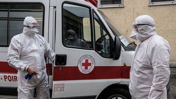 Nuovi focolai in Italia in autunno: la previsione del virologo