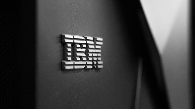 Beffa IBM, licenzia 8.000 lavoratori per colpa dell'AI e ne assume altrettanti a causa della stessa
