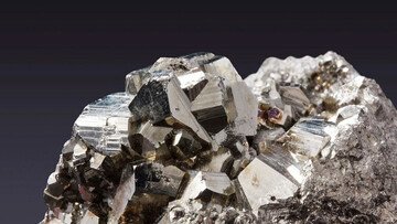 Questo metallo costa 15 volte di più dell'oro. Ecco cosa incide sul prezzo