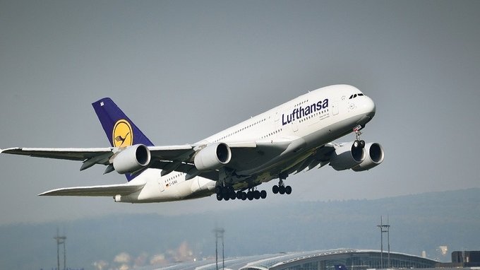 Crisi in vista? Questa grande compagnia aerea taglia 4.000 posti di lavoro