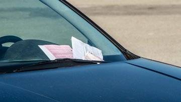  Viaggia a 130 km/h, il limite era di 120 km/h. Multa di quasi 1.000 euro