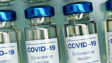 Vaccino Pfizer, approvazione definitiva della FDA: cosa cambia?