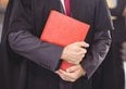 Non gli accettano le ferie per andare in vacanza, ma parte lo stesso. Il licenziamento è illegittimo