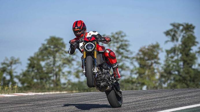 Ducati Monster SP: componentistica da riferimento per la naked italiana 