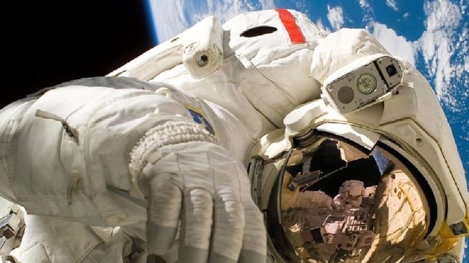 Chi è Jared Isaacman, il miliardario che ha fatto la prima passeggiata nello spazio con SpaceX?