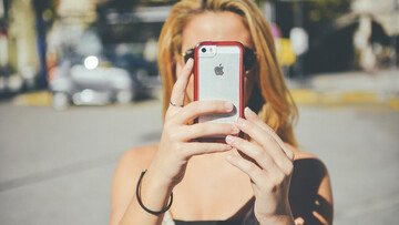 Mai tenere il telefono in questi 5 posti. Potrebbe essere molto pericoloso