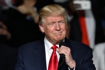 Stati Uniti, arrestato ufficiale dell'Air Force: aveva chiesto l'impeachment di Trump. Cosa rischia ora?